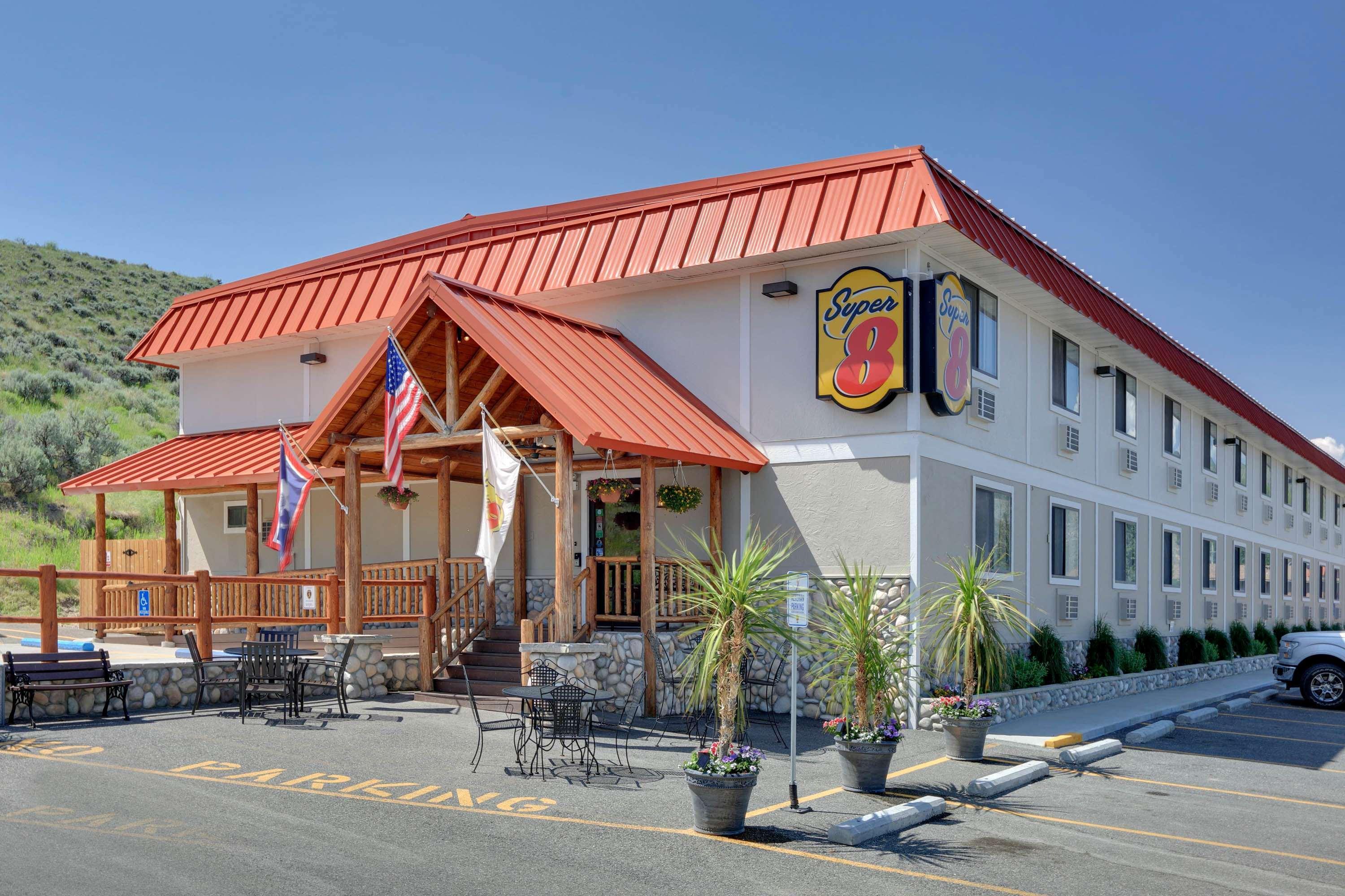 Super 8 By Wyndham Cody Hotel Buitenkant foto